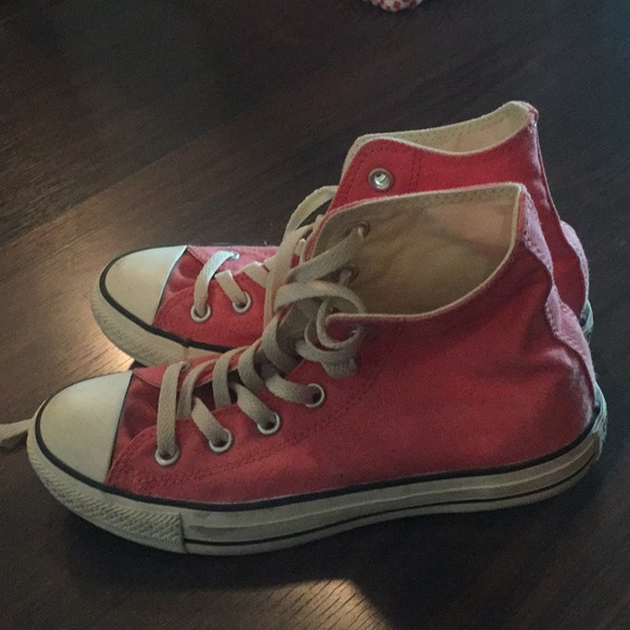 Converse - Picture 2 of 3